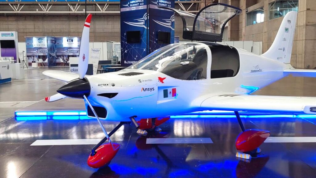 La comercialización del ‘Halcón II’ inicia; es la primera aeronave completamente mexicana producida en Guanajuato
