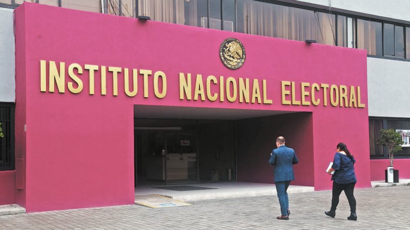 INE impone sanciones de 50 millones de pesos a partidos por irregularidades durante precampañas; a Morena le perdonó 16 millones de pesos