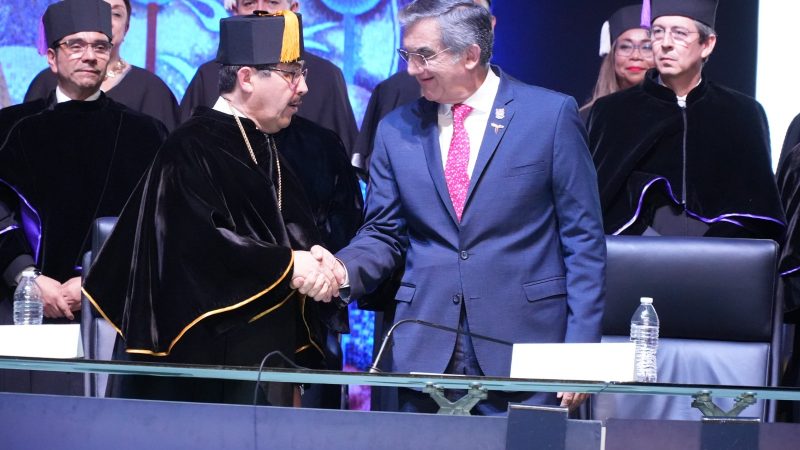Dámaso Anaya rinde juramento como rector de la UAT ante la asamblea universitaria