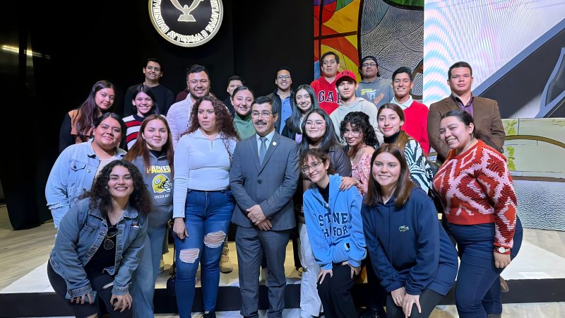 El rector Dámaso Anaya presenta a la comunidad la amplia oferta educativa de la UAT