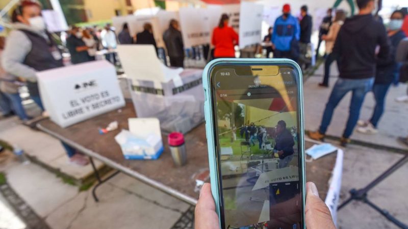 Propuesta del PRD para Prohibir el Uso del Celular en las Urnas Electorales Genera Debate.