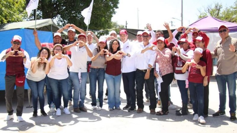Olga Sosa y JR reciben respaldo de comerciantes en Soto la Marina