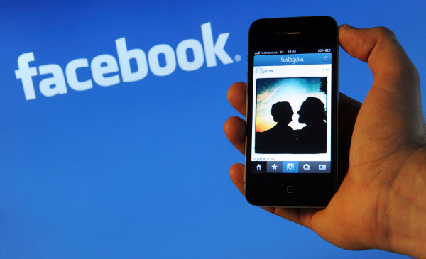 «Stalkear» sería considerado un delito en Tamaulipas, y existiría una multa por espiar en redes sociales