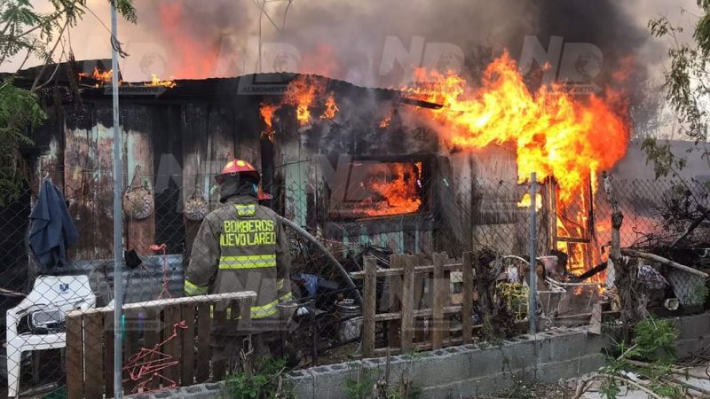 Un siniestro incendio acabo con la residencia de un matrimonio de la tercera edad en Nuevo Laredo.