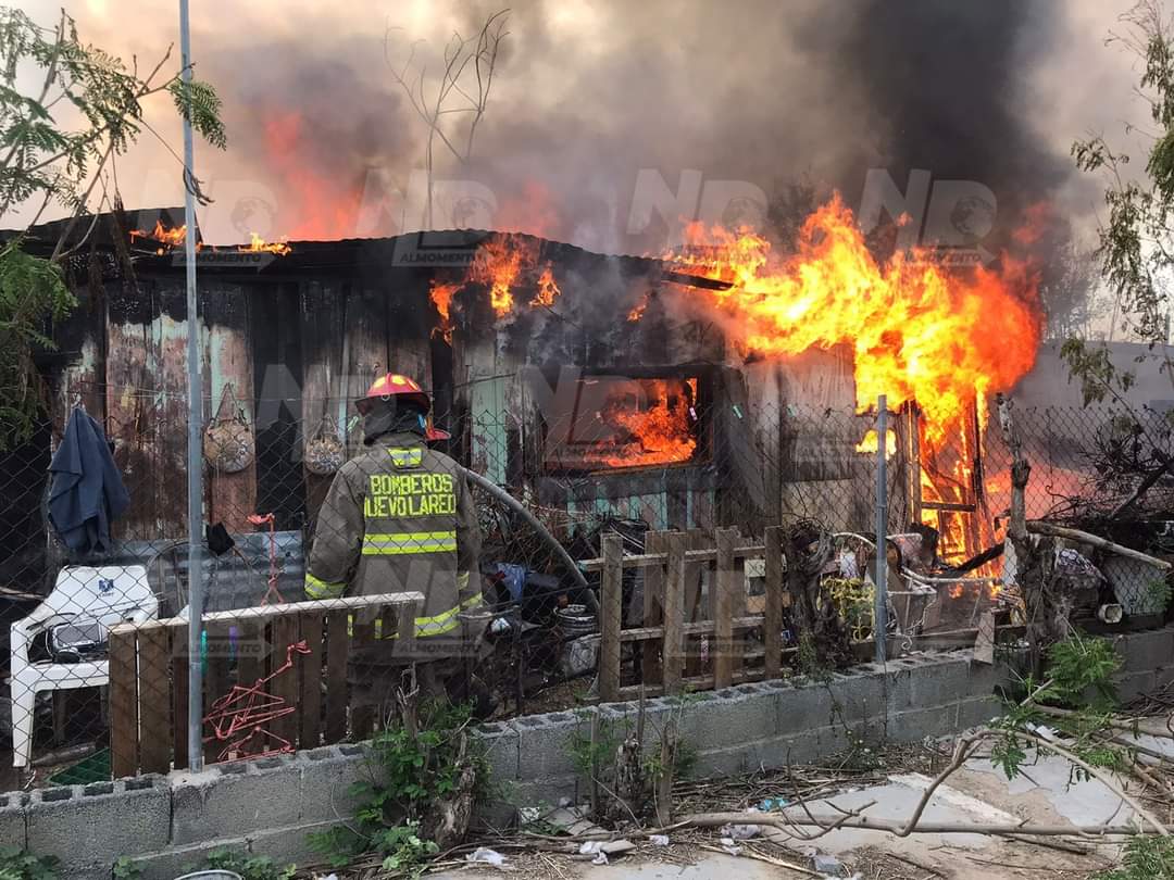 Un siniestro incendio acabo con la residencia de un matrimonio de la tercera edad en Nuevo Laredo.