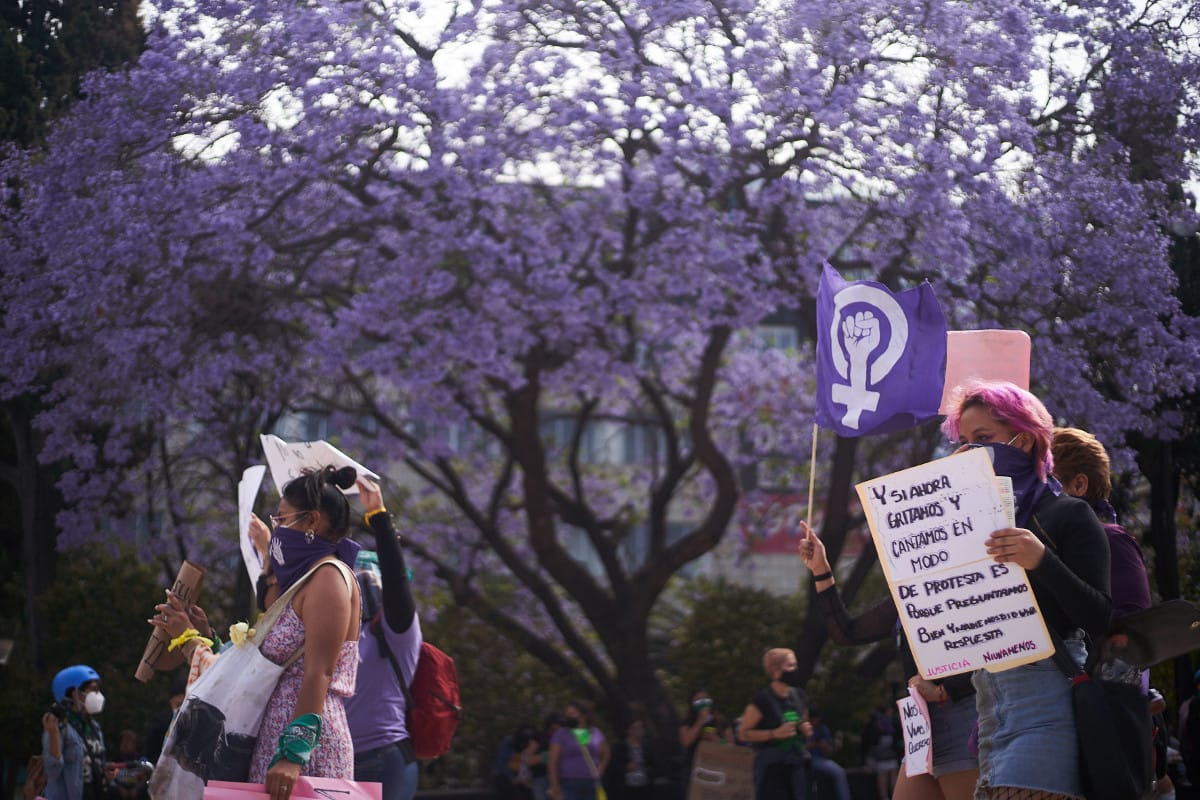 Más de 180 mil mujeres hacen historia en la CDMX durante la marcha del 8M, según datos de las autoridades.
