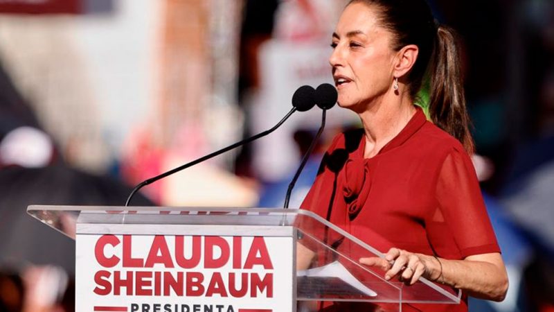 Sheinbaum se compromete a establecer 300,000 oportunidades educativas en la universidad y aumentar el número de becas para estudiantes