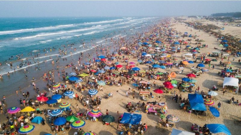 Exitoso primer fin de semana en playa Miramar: Casi 200 mil visitantes