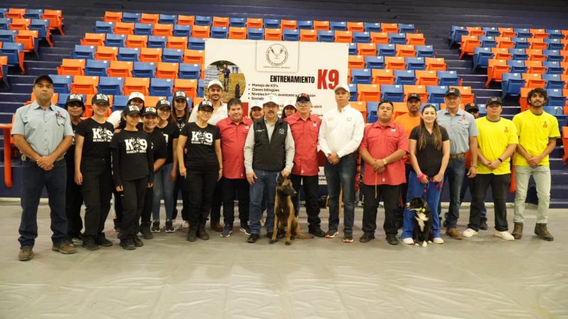 El rector de la UAT inaugura curso de adiestramiento canino K-9