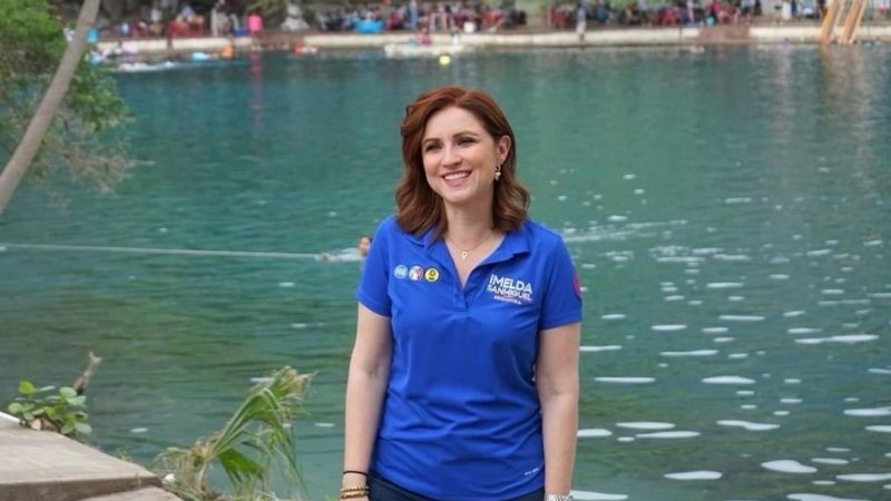 Imelda Sanmiguel visita «El Nacimiento» en El Mante.