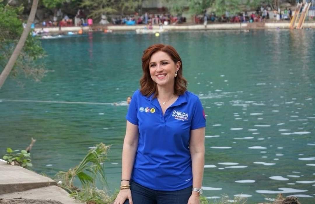 Imelda Sanmiguel visita «El Nacimiento» en El Mante.