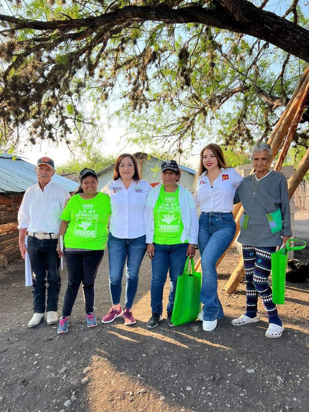Cendy Robles lleva su mensaje de transformación a Miquihuana