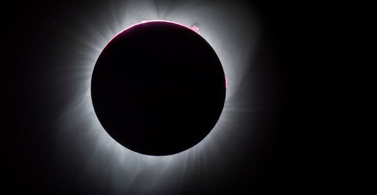 El próximo eclipse total de Sol en México será en el 2052.