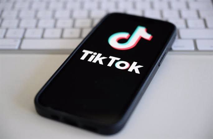 TikTok Revoluciona la Creación de Contenido con su Nueva Función de Clonación de Voz mediante IA