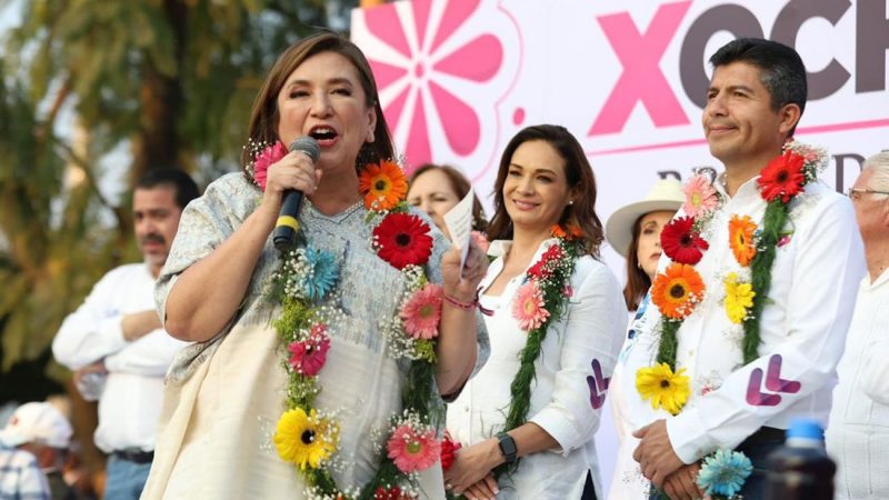 Xóchitl Gálvez promete beca universal y revisión del sistema de ascensos para maestros