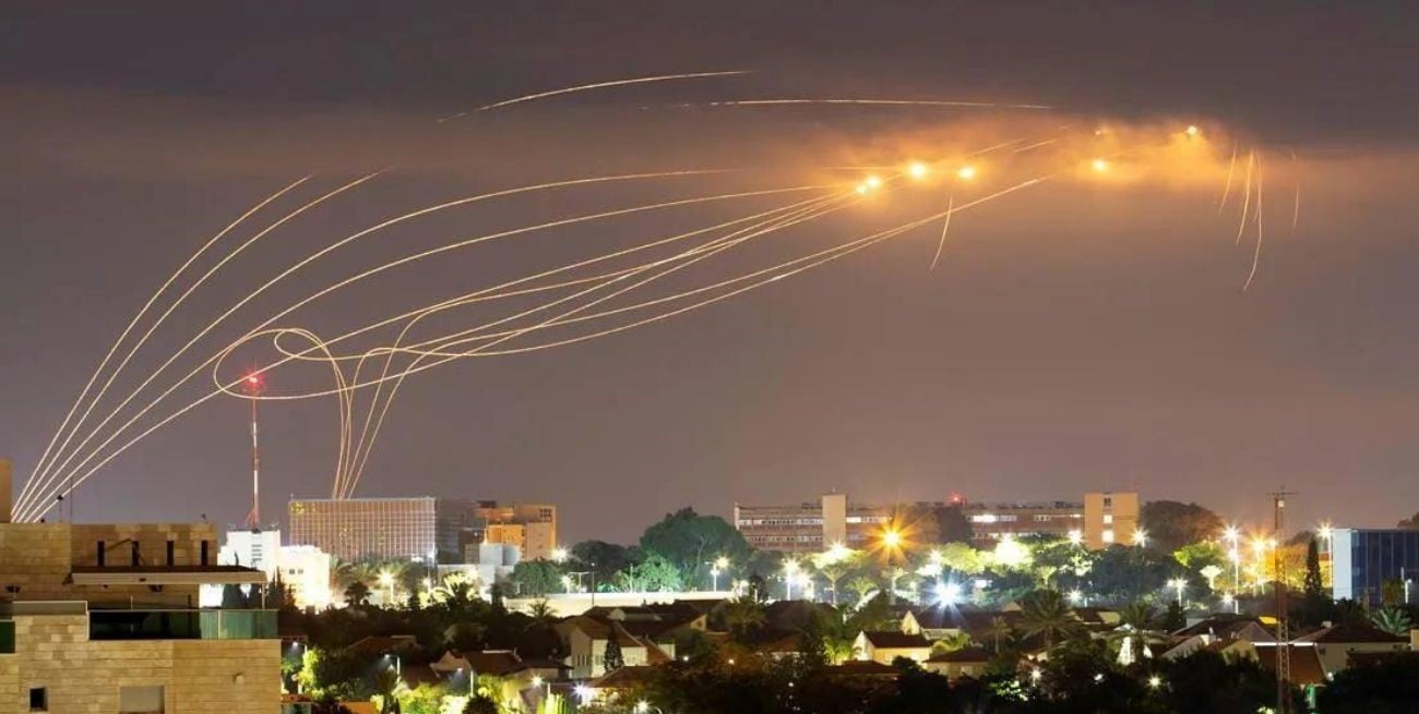 Irán lanza ataques contra Israel en medio de tensiones crecientes