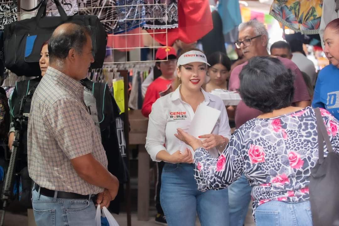 «Cendy Robles impulsa su mensaje anticorrupción en el Tianguis de Jarachina: Compromiso por una política transparente en Reynosa