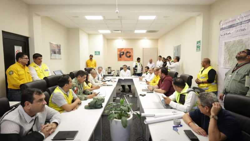 Avanza control de incendio en Cañón del Novillo; gobernador reconoce labor de brigadistas