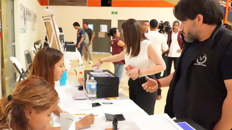 Participan estudiantes de la UAT en el Simulacro Electoral Universitario