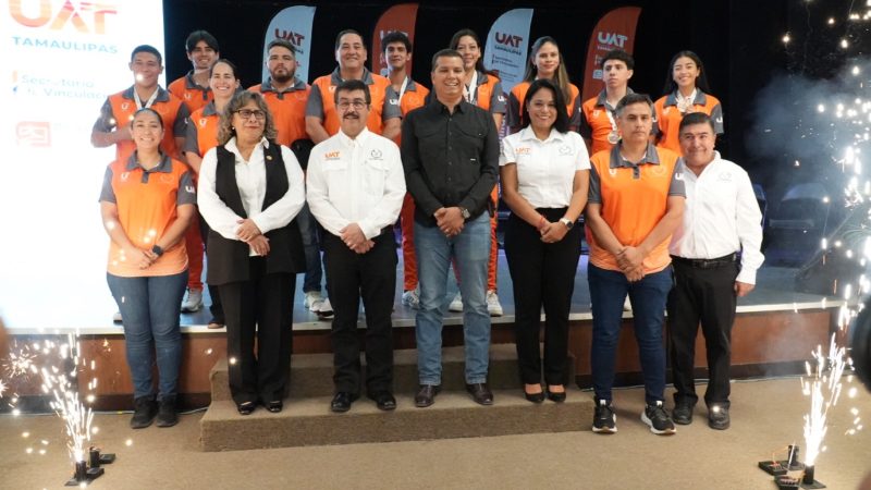 Reconoce la UAT a estudiantes destacados