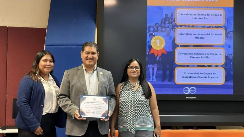 Estudiantes de economía de la UAT reciben reconocimiento nacional