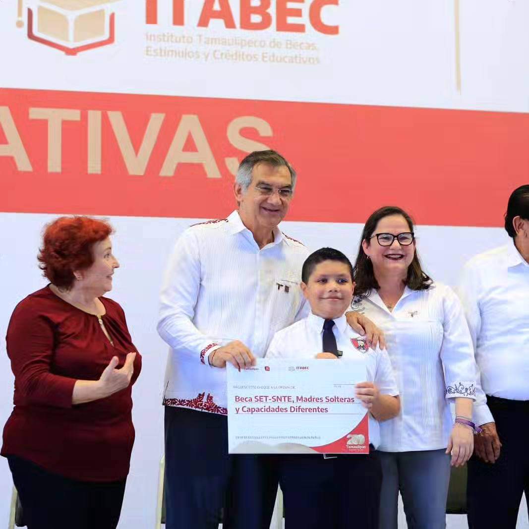 GOBERNADOR DE TAMAULIPAS OTORGA BECAS A MÁS DE 54 MIL ESTUDIANTES CON UNA INVERSIÓN DE 128 MILLONES DE PESOS