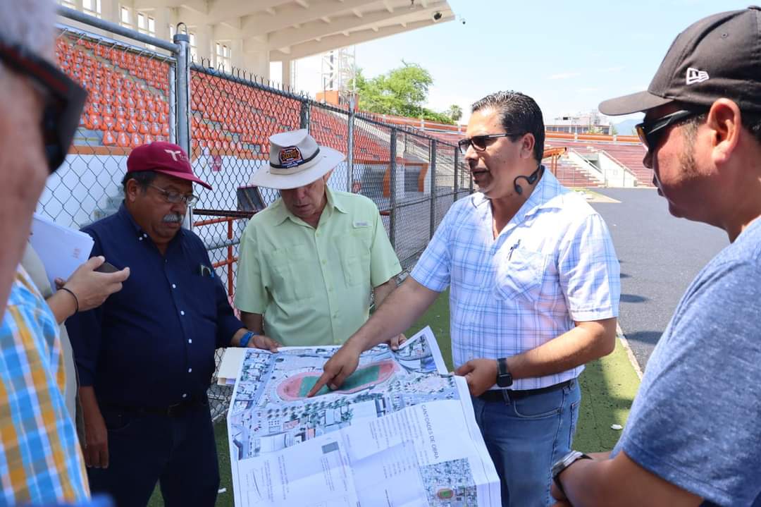 Supervisan Avances en la Rehabilitación de la Pista del Estadio Marte R. Gómez en Ciudad Victoria