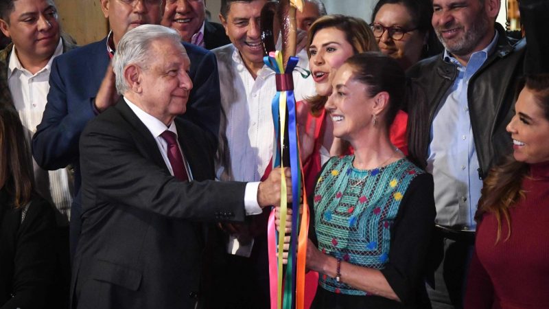 Claudia Sheinbaum Prepara Libro sobre la Transición Histórica con López Obrador