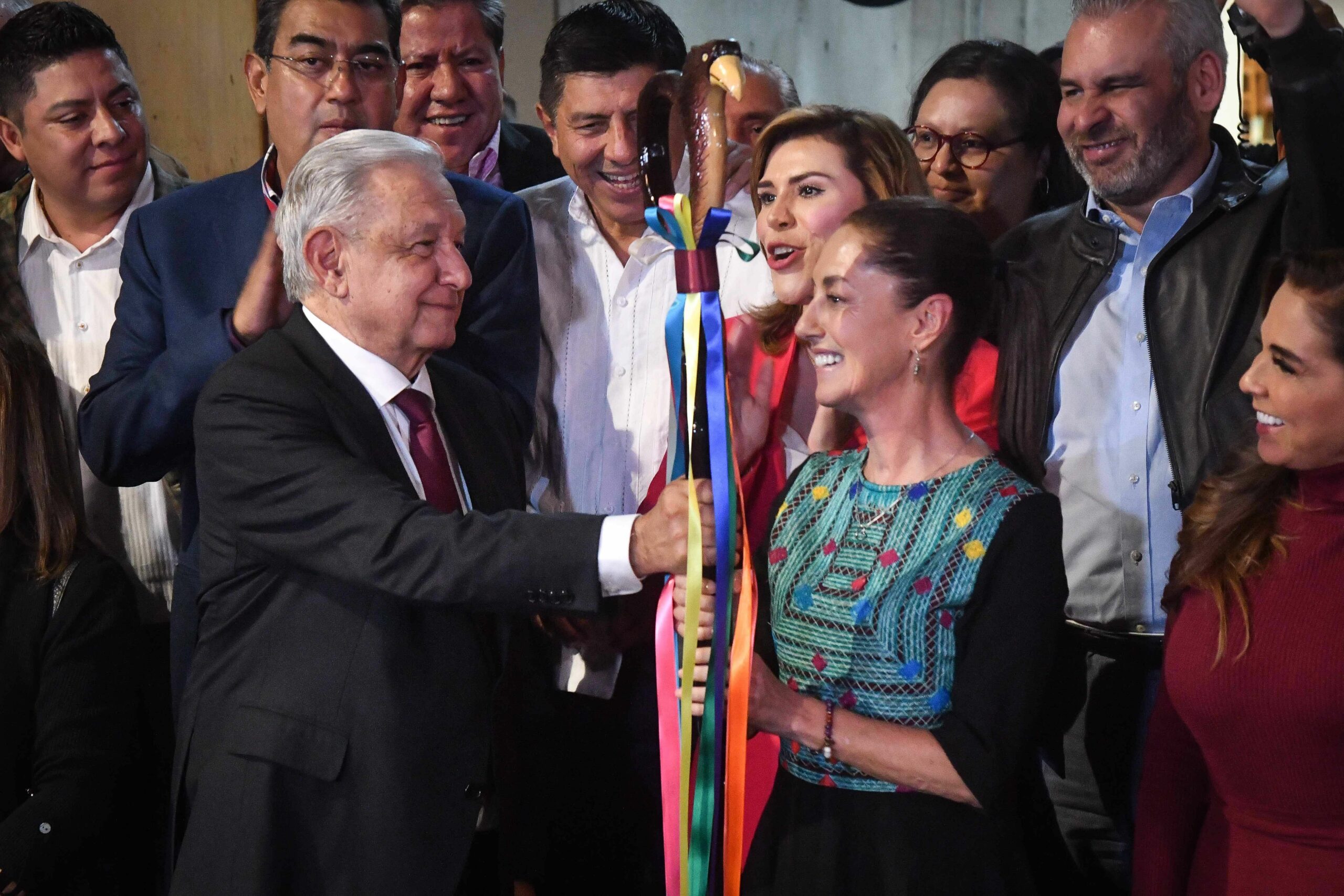 Claudia Sheinbaum Prepara Libro sobre la Transición Histórica con López Obrador