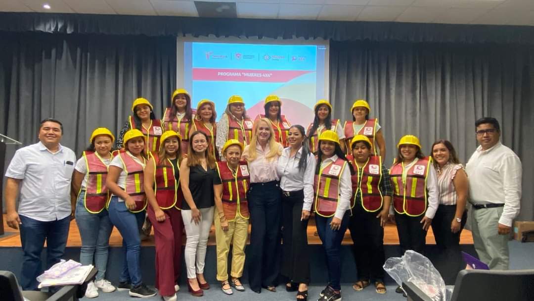 Ciudad Victoria Lanza el Programa Mujeres 4×4 para Capacitar a Mujeres como Operadoras de Camiones de Carga