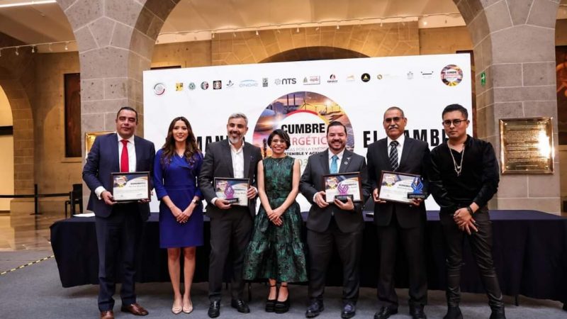 Secretaría de Desarrollo Energético de Tamaulipas recibe premio a la excelencia en Cumbre Energética