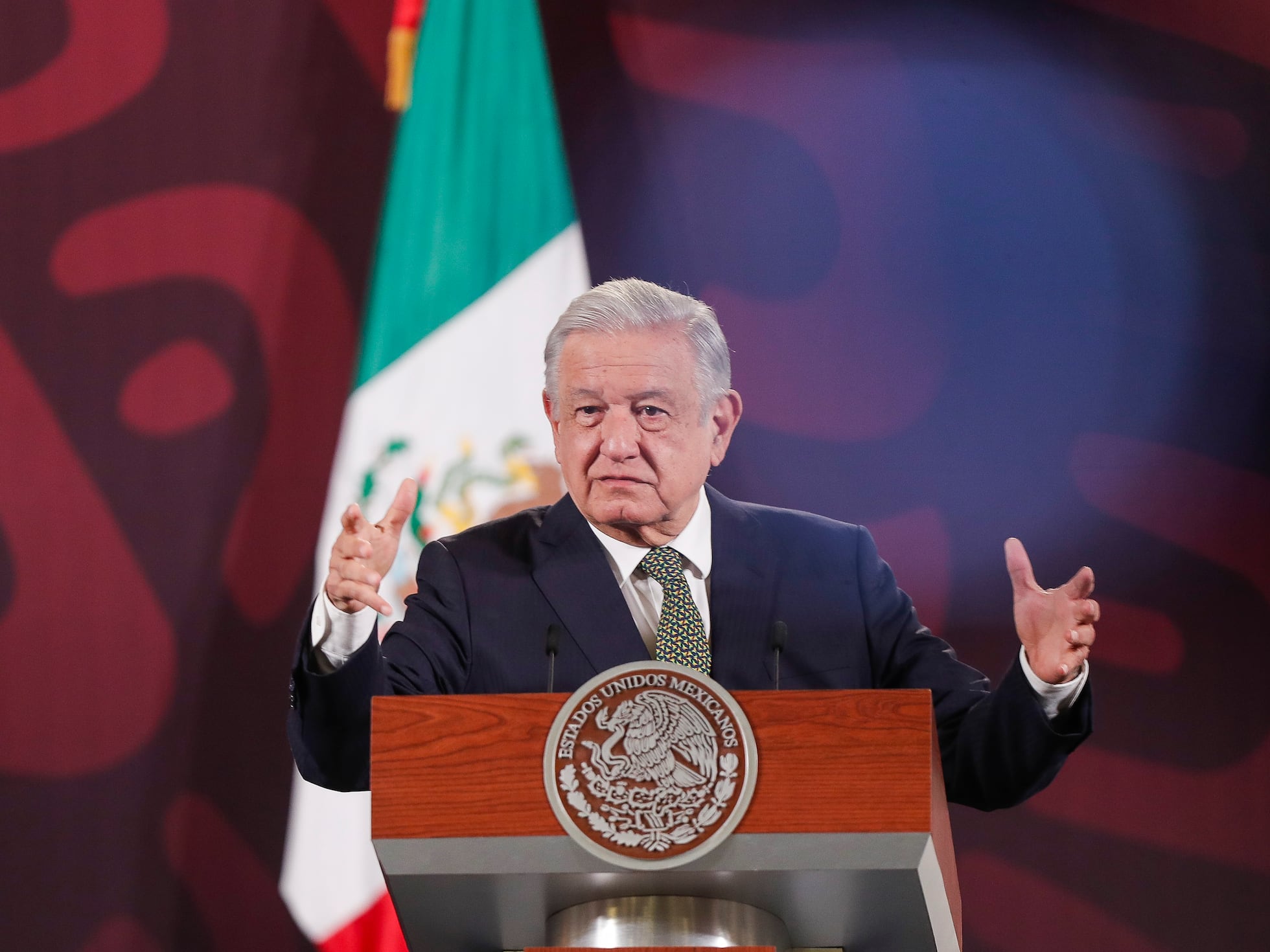 AMLO anuncia próximas reformas y asegura que el pueblo tiene la fórmula contra los oligarcas