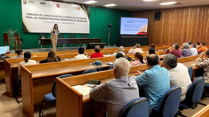 Concluye capacitación para nuevos servidores públicos municipales en la región centro