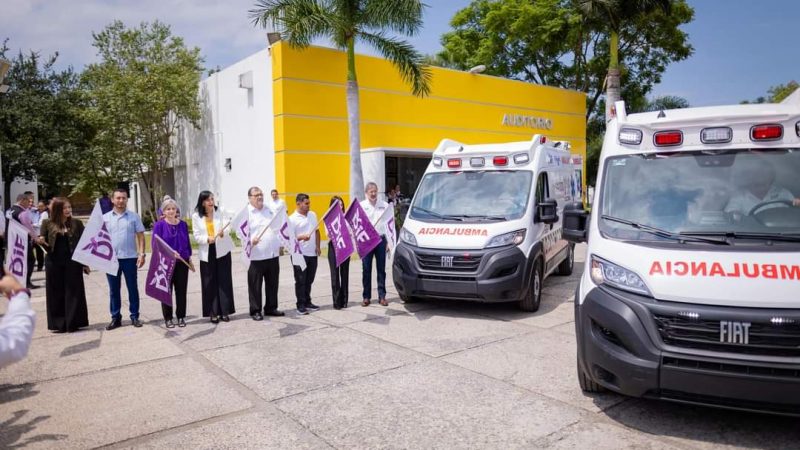DIF Tamaulipas entrega ambulancias e insumos para proteger a menores en contexto de movilidad