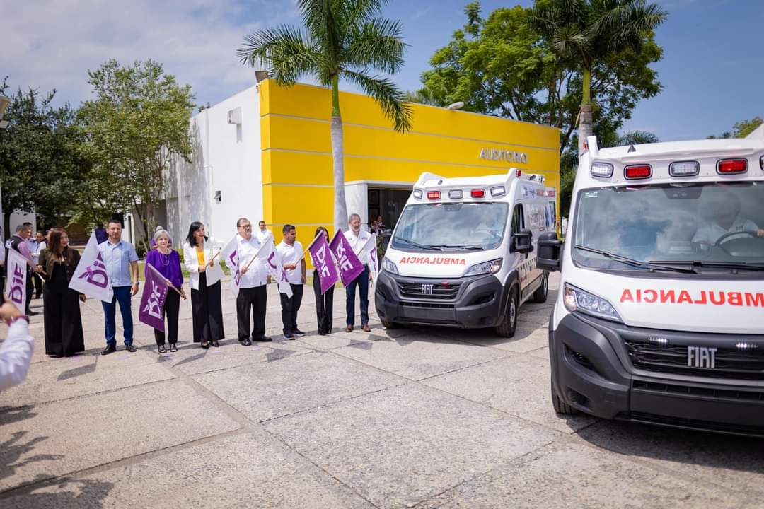 DIF Tamaulipas entrega ambulancias e insumos para proteger a menores en contexto de movilidad