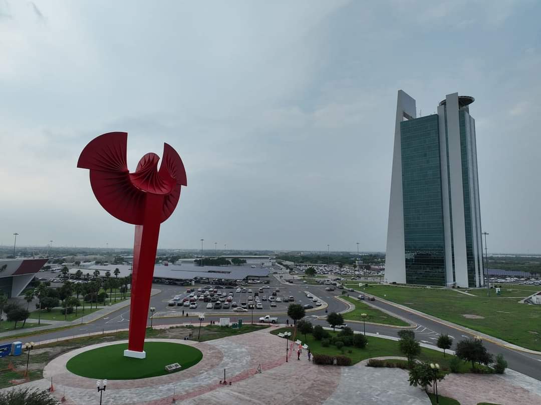 Restauran el Águila del Bicentenario en su 14° aniversario