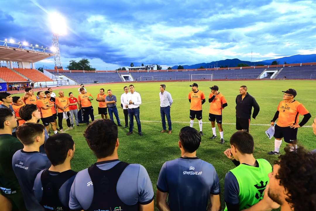 Javier Garibaldi Asume la Presidencia del Correcaminos y Promete Trabajar por el Futuro del Club