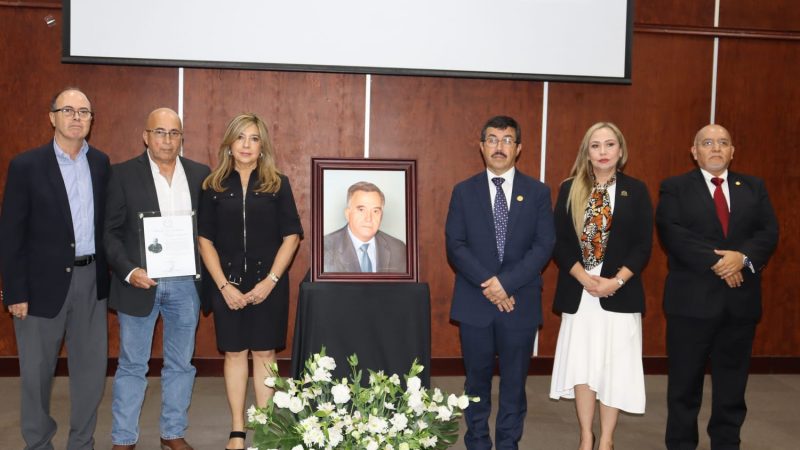 Rinden homenaje póstumo al Ing. Candelario Quiroga, exrector de la UAT