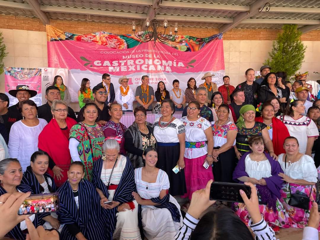 Colocan la primera piedra del Museo de la Cocina Tradicional en Singuilucan, Hidalgo con participación de cocineros de Tamaulipas