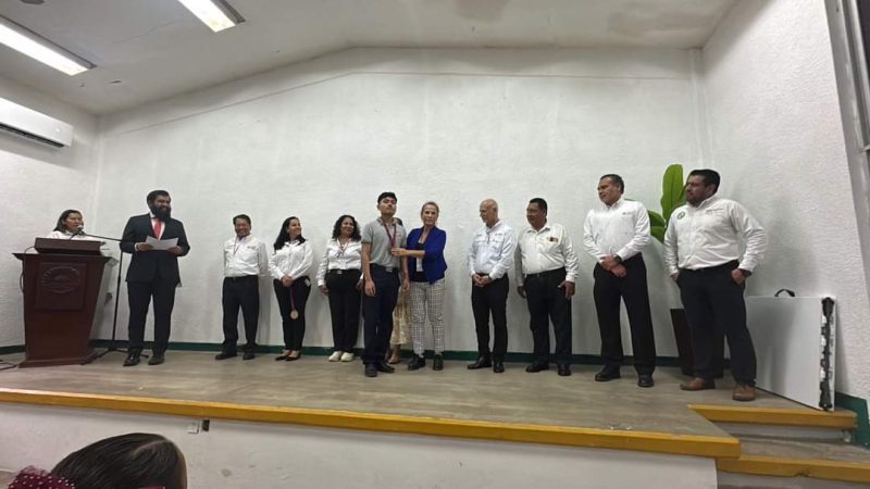 Alumno del CBTa N° 272 destaca en oratoria y obtiene tercer lugar en Inter Cbtas 2024