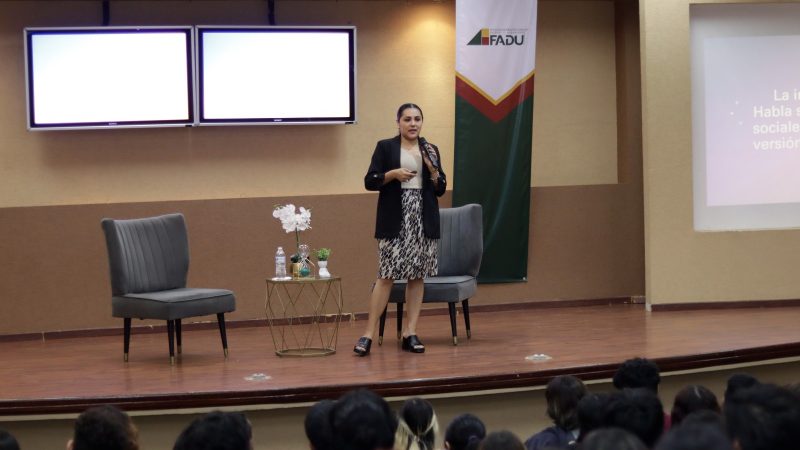 Imparte la UAT conferencia sobre las redes sociales y su impacto en la formación de la juventud