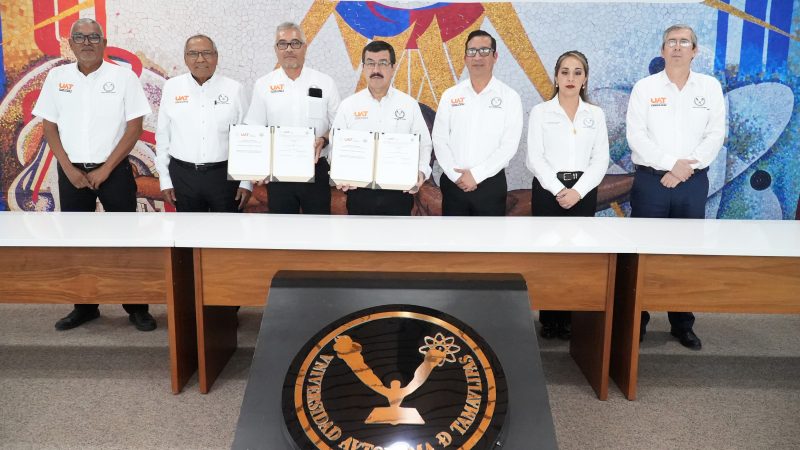 Preside Dámaso Anaya la firma del contrato colectivo UAT-SUTUAT