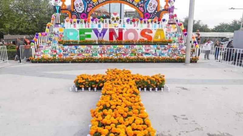 Alcalde de Reynosa inaugura Monumental Altar del Día de Muertos