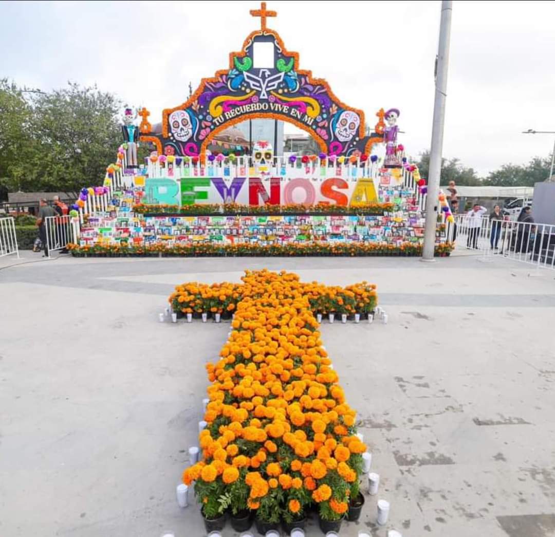 Alcalde de Reynosa inaugura Monumental Altar del Día de Muertos