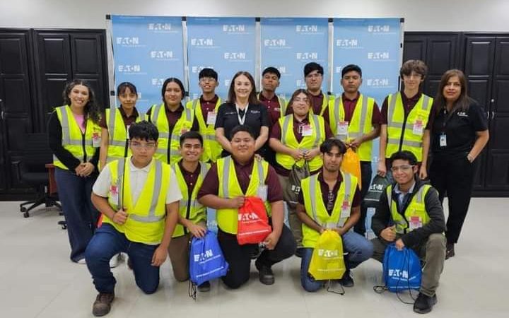 Estudiantes de Ingeniería en Mecatrónica de la UTTN conocen innovaciones en producción automatizada en Eaton Reynosa