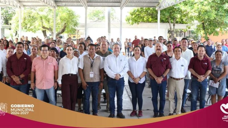 El Mante: Municipio Apoya a Padres en el Proceso de Inscripción para Beca Rita Cetina