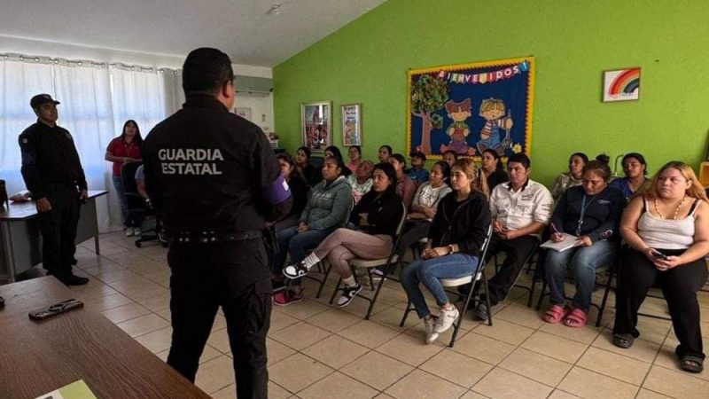 Guardia Estatal de Género capacita a padres y docentes en prevención de la violencia