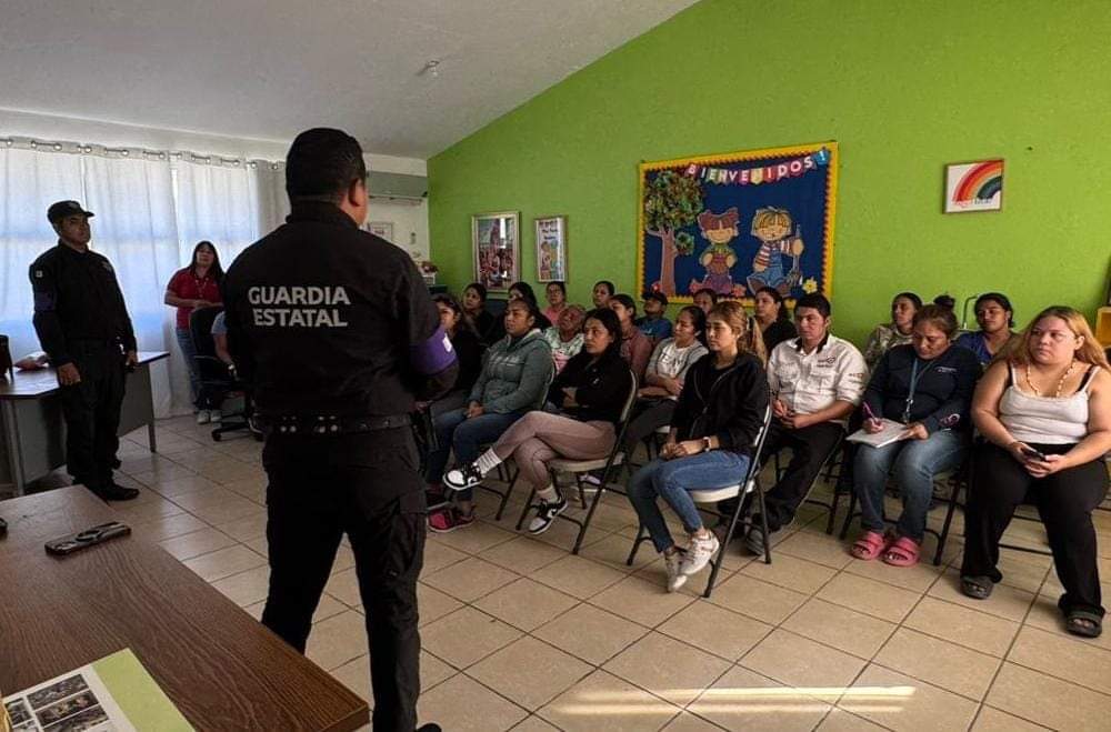 Guardia Estatal de Género capacita a padres y docentes en prevención de la violencia