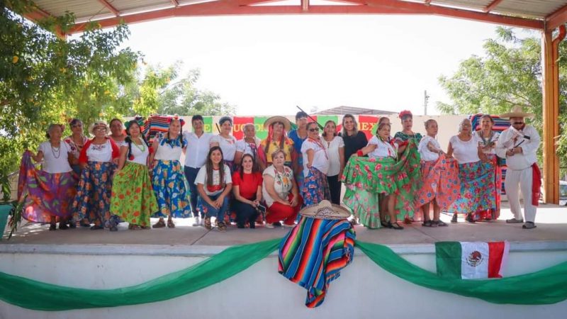Adultos Mayores Celebran con Alegría el 20 de Noviembre en Casas del Adulto Activo