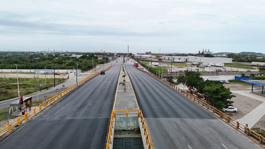 Rehabilitan la Avenida de la Industria en Altamira, Tamaulipas